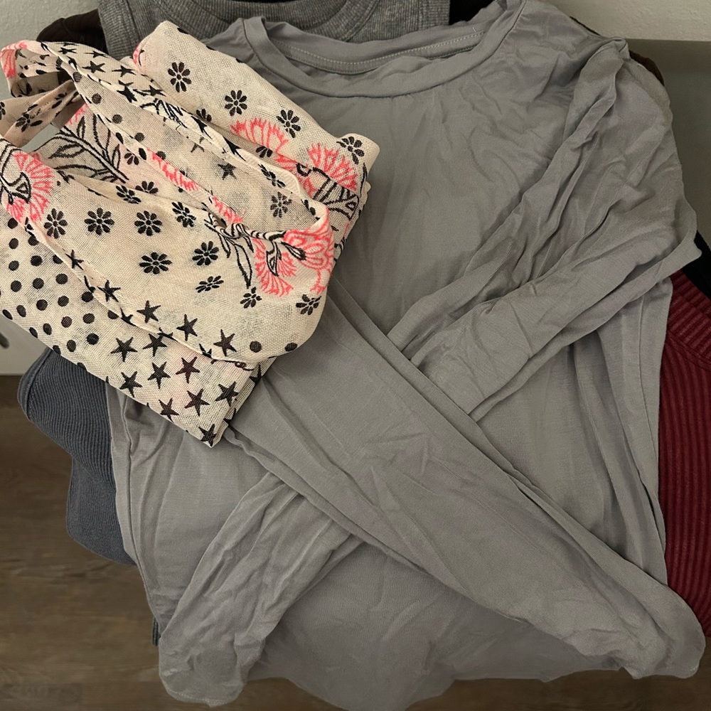 Clothing bundle - Picture 7 of 8